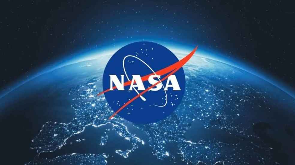 NASA Spacecraft crashes into asteroid