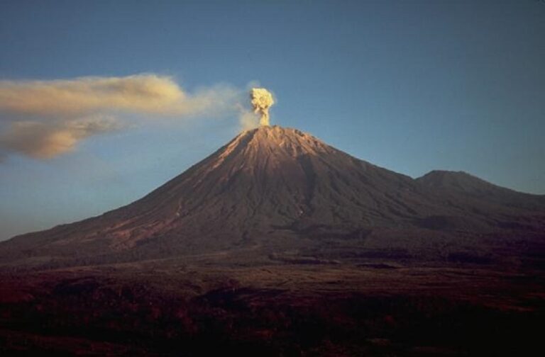 Indonesia Volcano Eruption _ Image