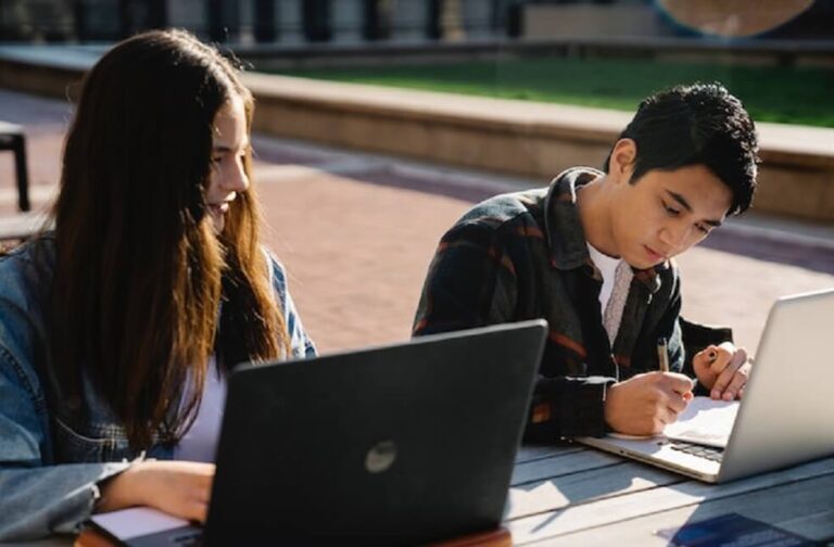 Australian Universities Returns to Pen and Paper Exams