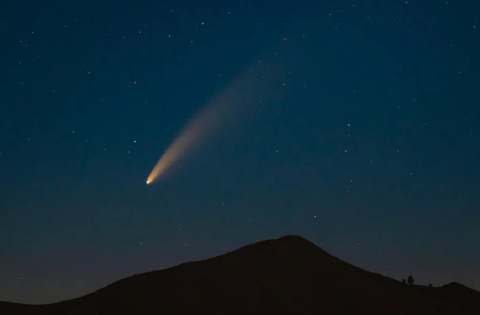 Green Comet Visible Near Earth _ Rep.Image