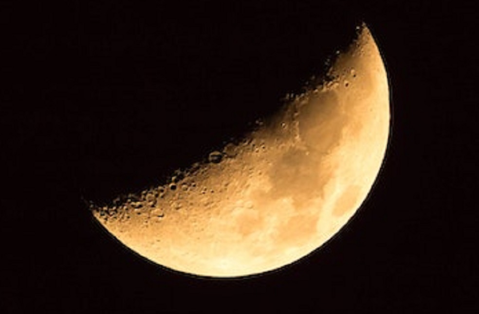 Moon Dust Reduces Global Warming _ Rep.Image