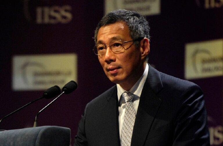 Lee Hsien Loong to Step Down as PM