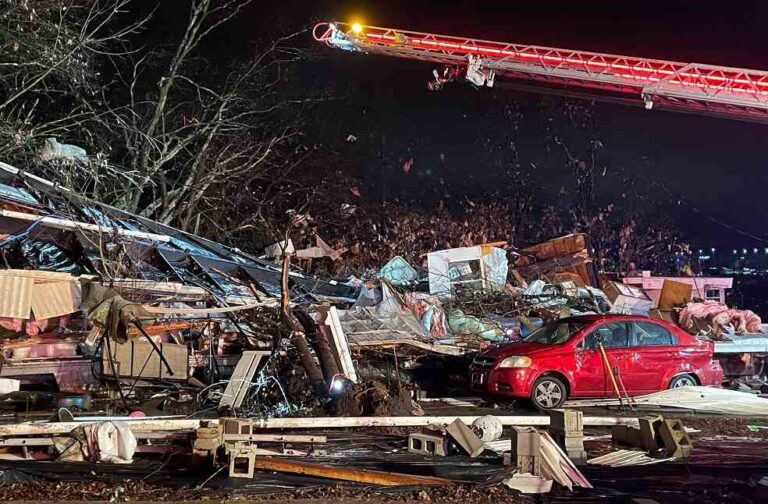 Tennessee hit by deadly tornadoes