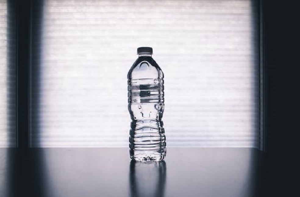 Bottled water contains toxic nanoplastics; Study