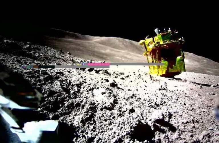 Japanese Moon lander resumes mission after week-long shutdown