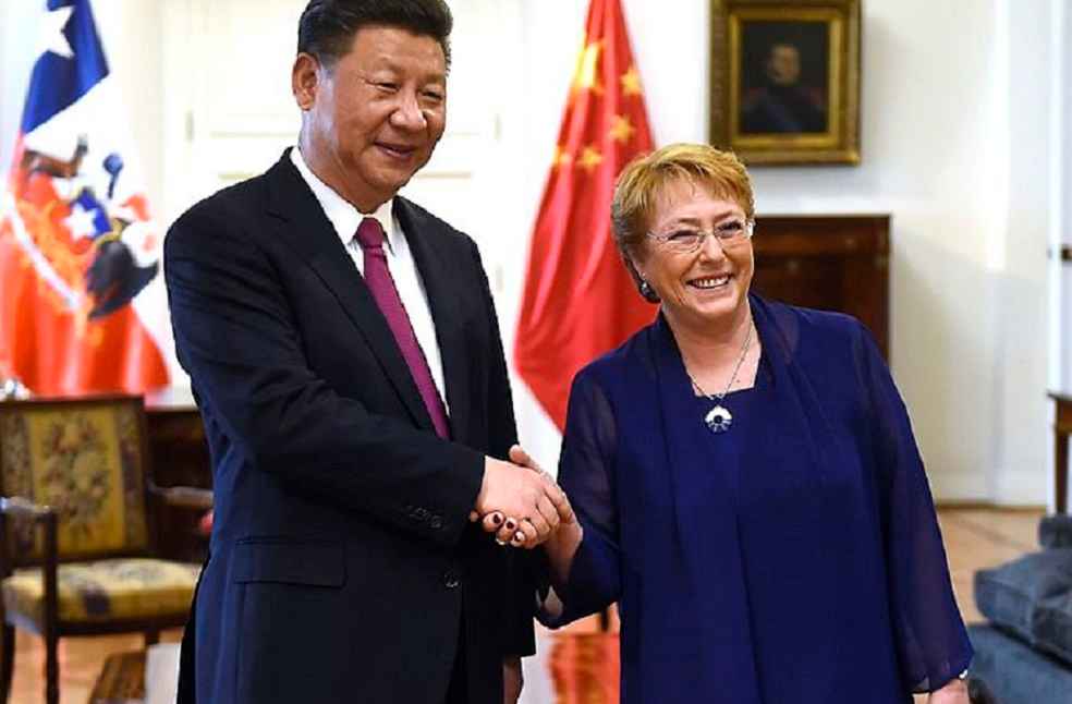 Chinese President Xi Jinping with Chilean politician Michelle Bachelet (Attribution: Jefa de Estado | Creative Commons)