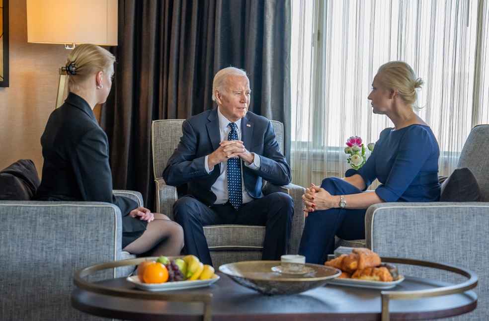 Joe Biden met Alexei Navalny's wife and daughter