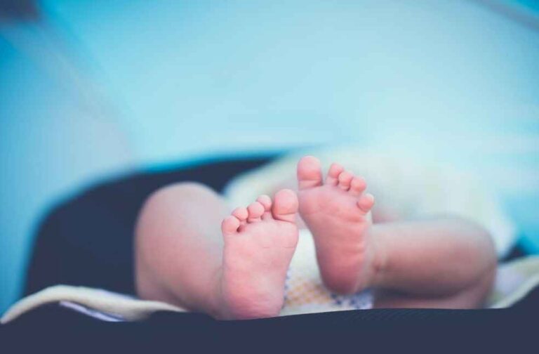 New Zealand's lower fertility rates hit record lows as births decline.