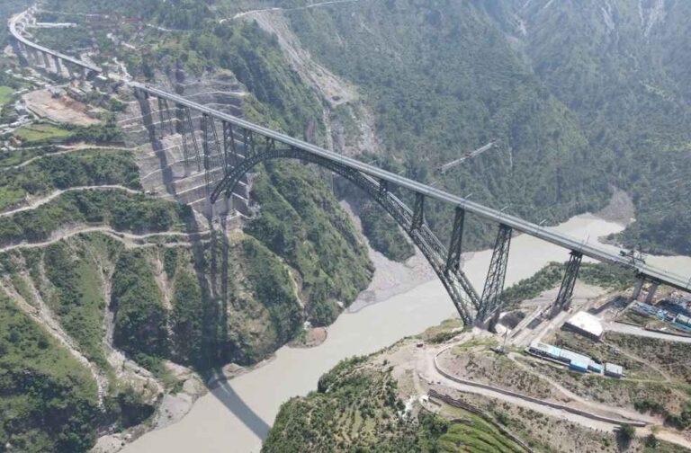 Bridge taller than Eiffel Tower _ World's highest arch bridge