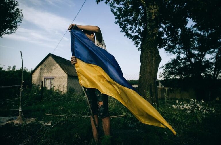 US lifts ban on arming Ukraine's controversial Azov brigade