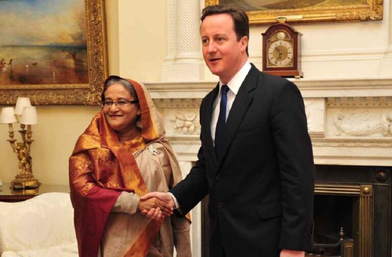 Sheikh Hasina with David Cameron _ Bangladesh pressures India on Hasina's extradition