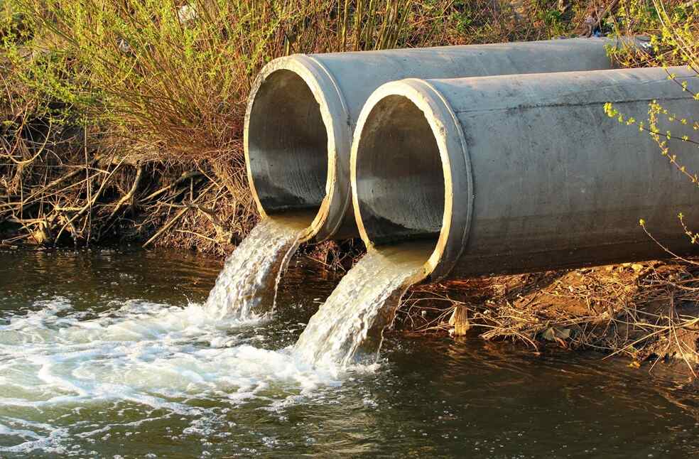 sewage-outflow-into UK rivers