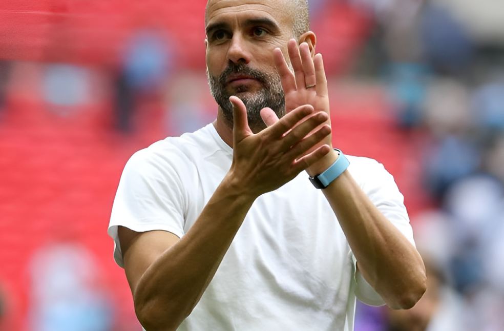 Guardiola commits to Manchester City until 2027