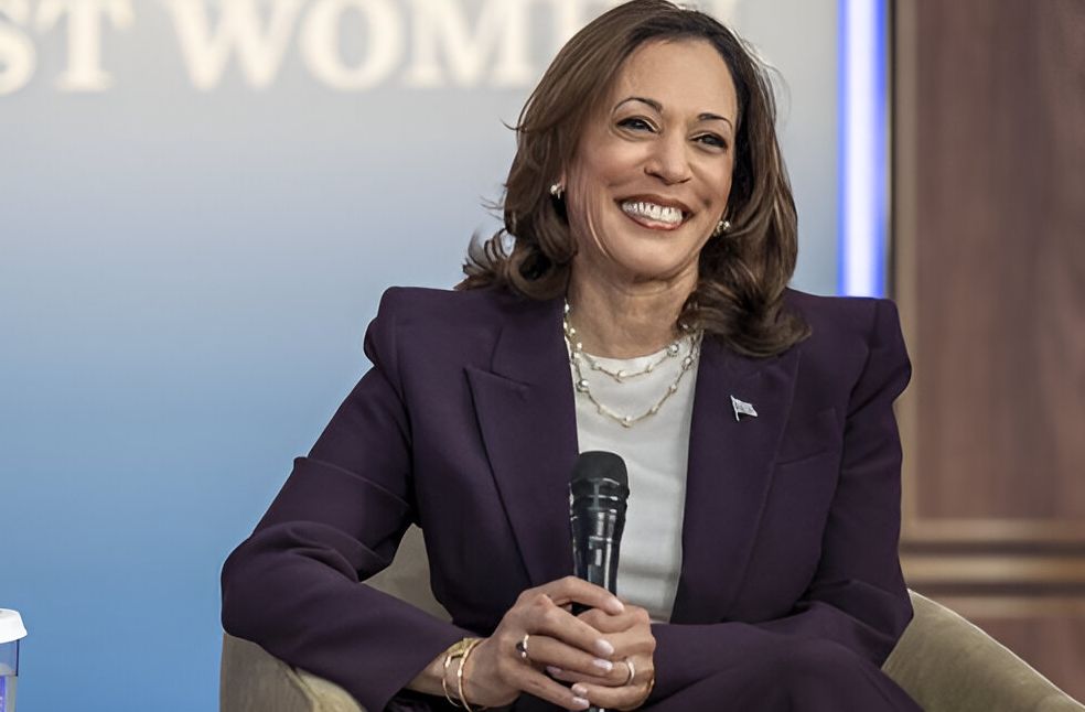 Kamala Harris Rallies Pennsylvania Voters on Final Day of Historic Campaign