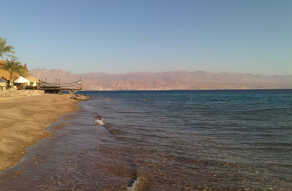 Red Sea boat sinks