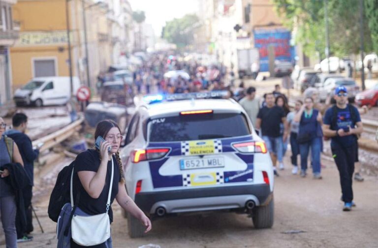 Spain unites in anger over slow flood response_Image Via_X_PoliciaLocalValència