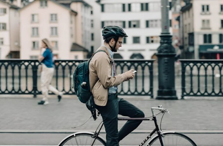 strict new laws for cyclists using mobile phones