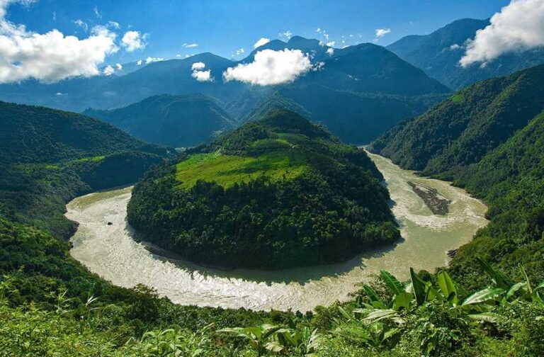 China greenlights massive Hydropower Dam in Tibet_Image Via_Tibet Tour