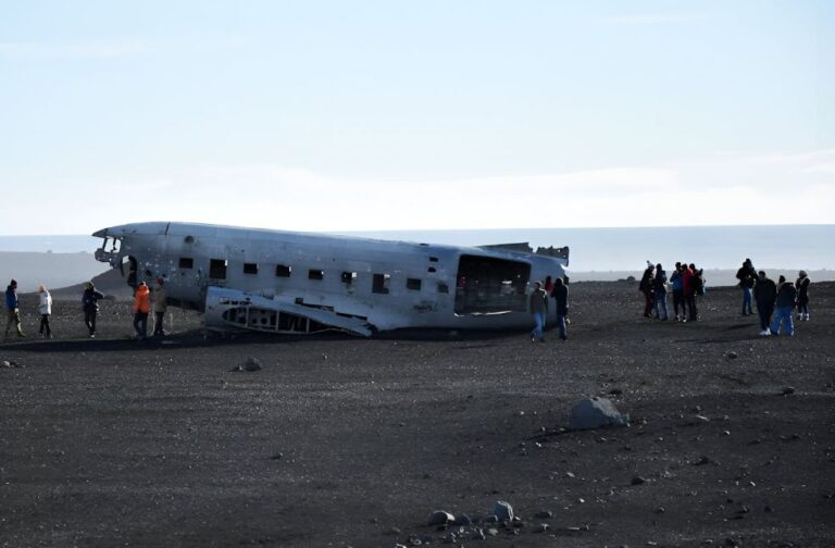 Crash of Azerbaijan Airlines Flight J2-8243 in Kazakhstan Claims 38 Lives