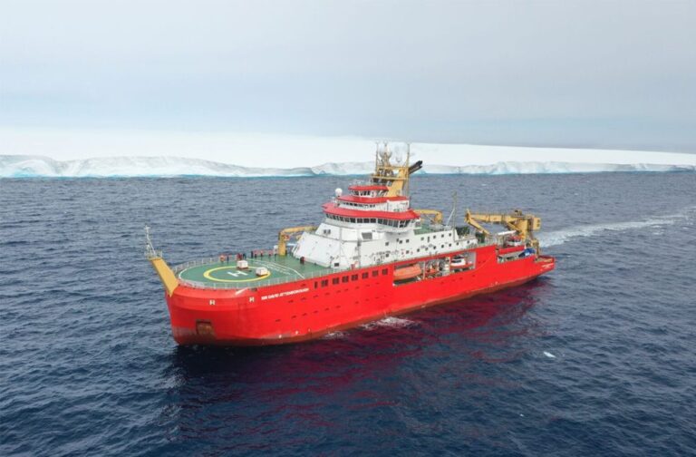 Giant Iceberg A23a runs aground _Image Via_BAS