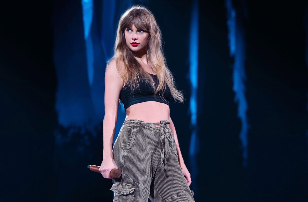 Taylor Swift Triumphs as She Buys Back Her Master Recordings