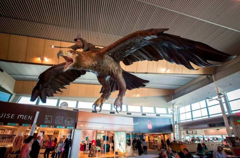 Wellington Airport bids farewell to iconic Hobbit Eagle sculptures_Image Via_FB_Wellington Airport
