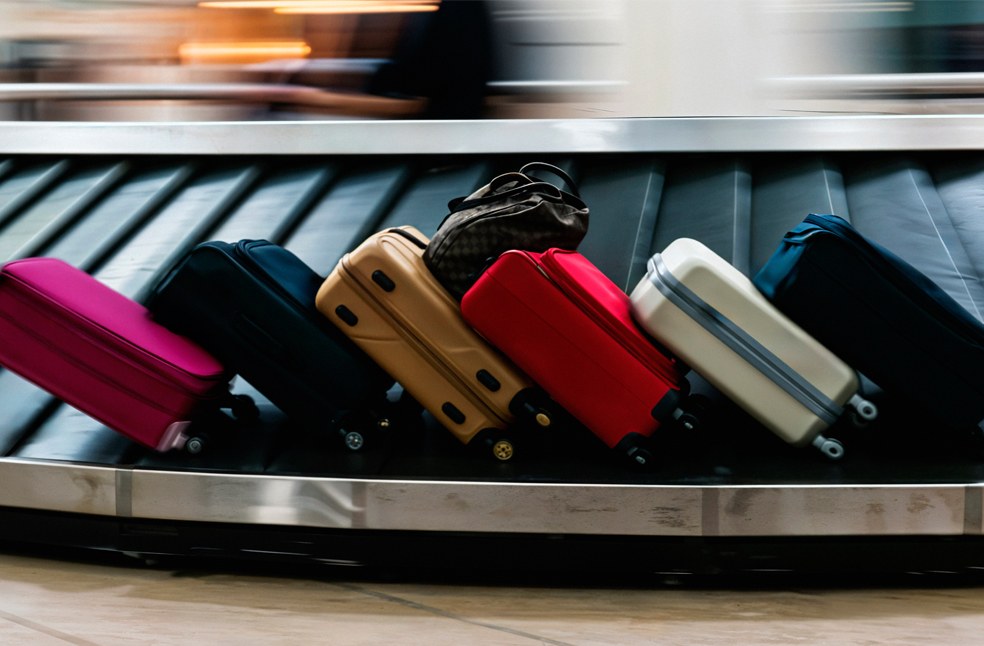 EU proposes law for two free cabin bags on flights_Image Via_Freepik AI