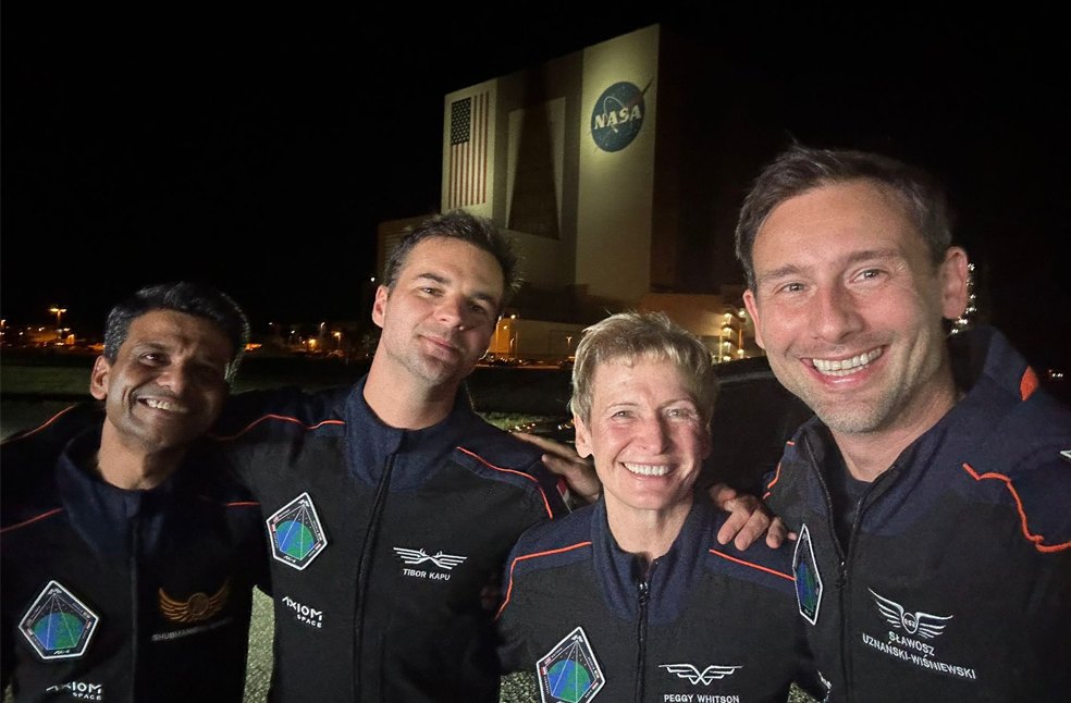 NASA prepares launch coverage_Image Via_X_Wiśniewski