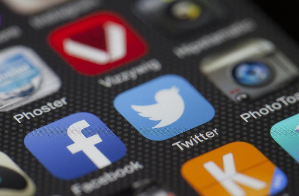 Social Media surpasses TV and news sites