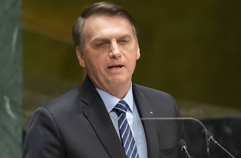 Court puts Bolsonaro under curfew and orders ankle tag