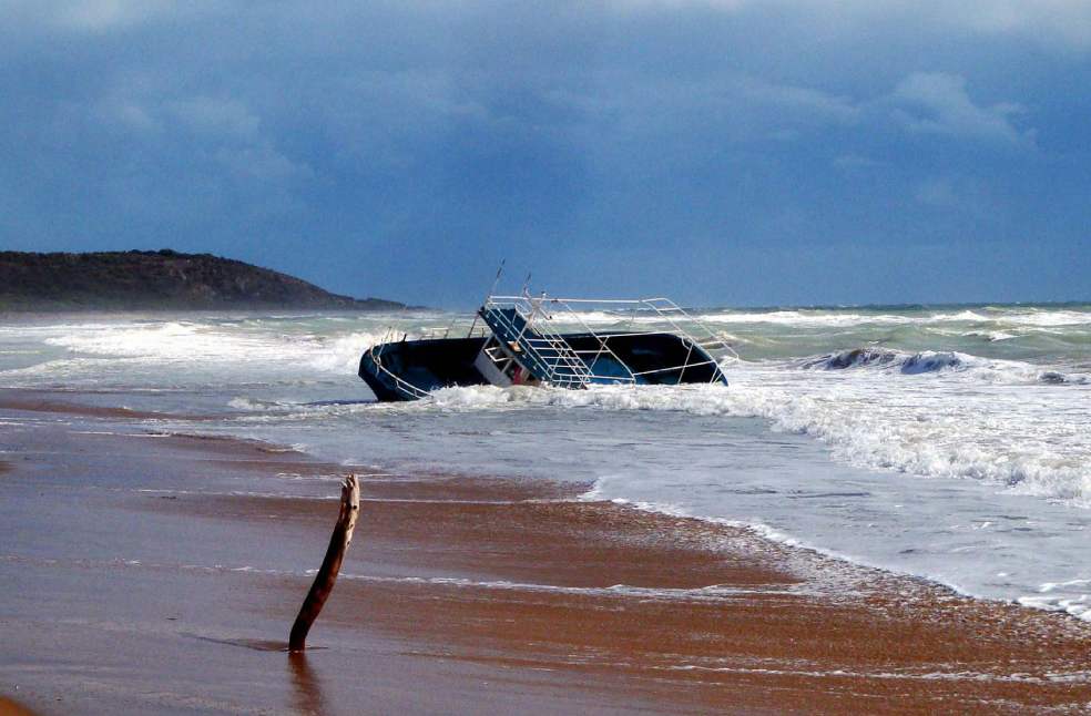 Ferry sinks off Bali