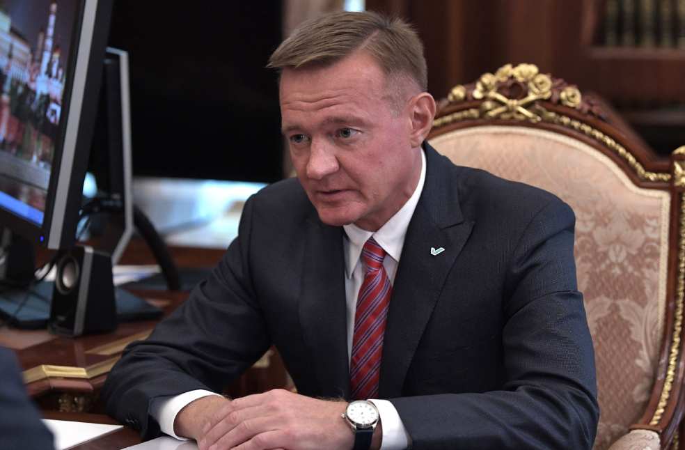 Putin dismisses transport minister