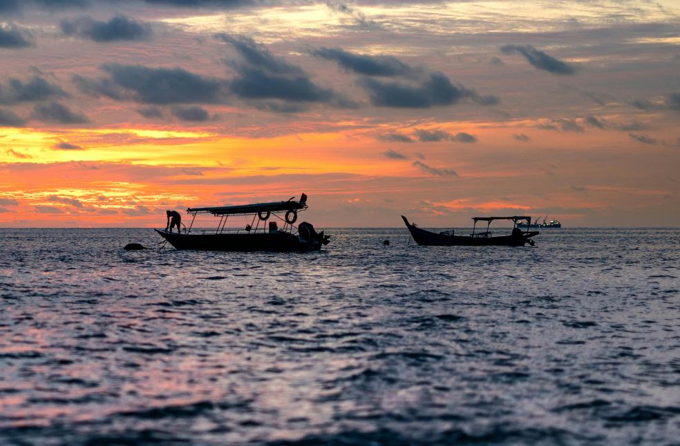 South Korea returns 6 North Koreans