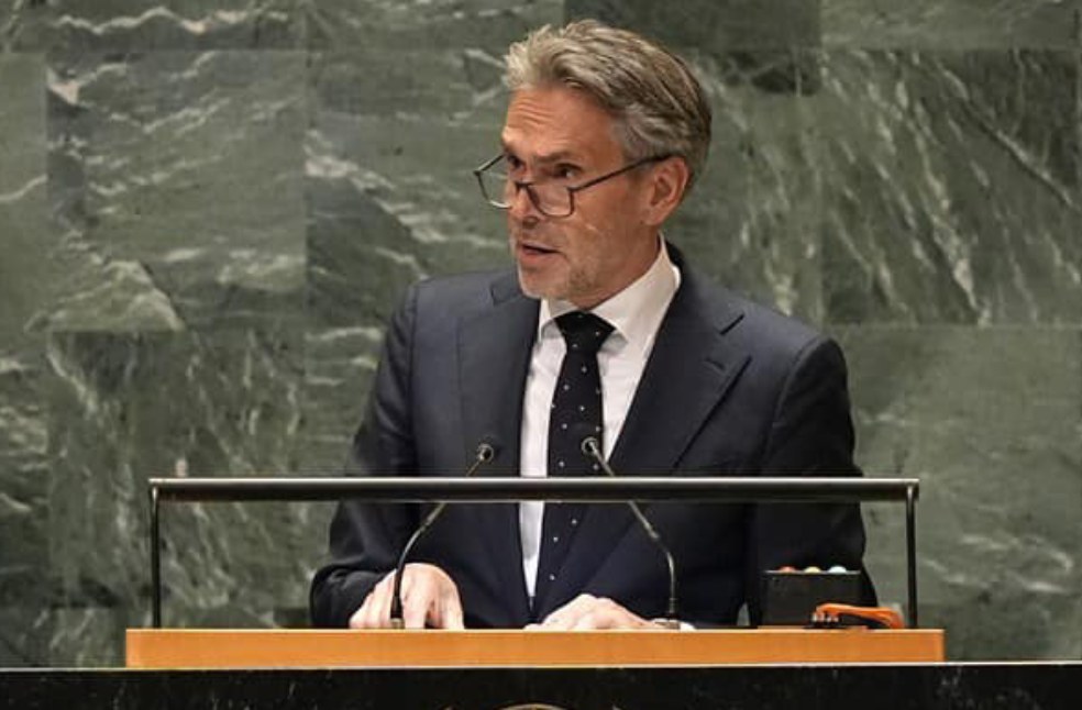 Trump pledges weapons to Ukraine