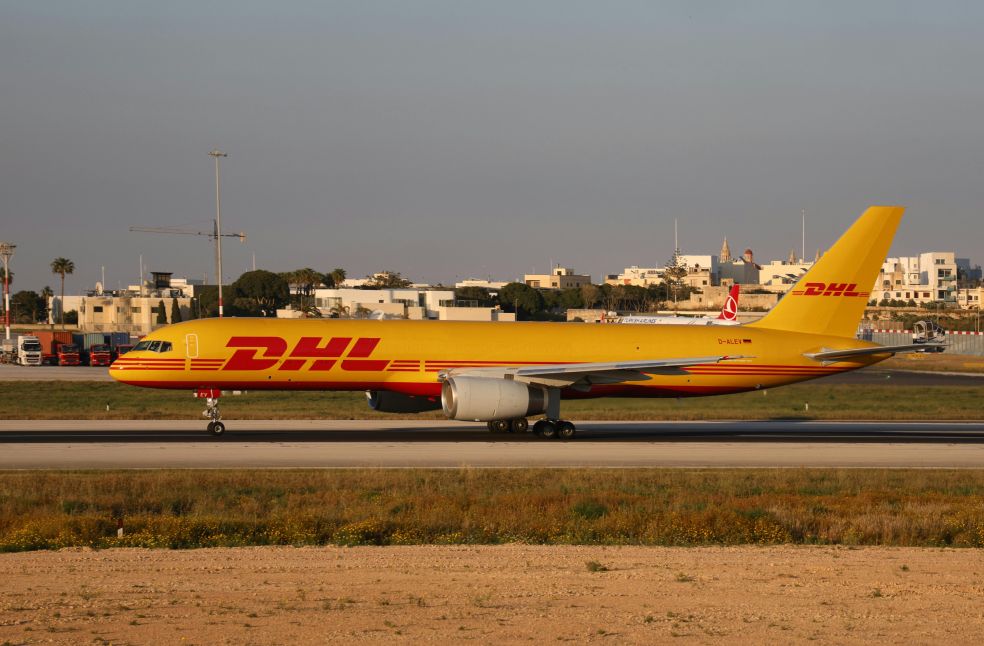 US suspends duty-free entry for packages