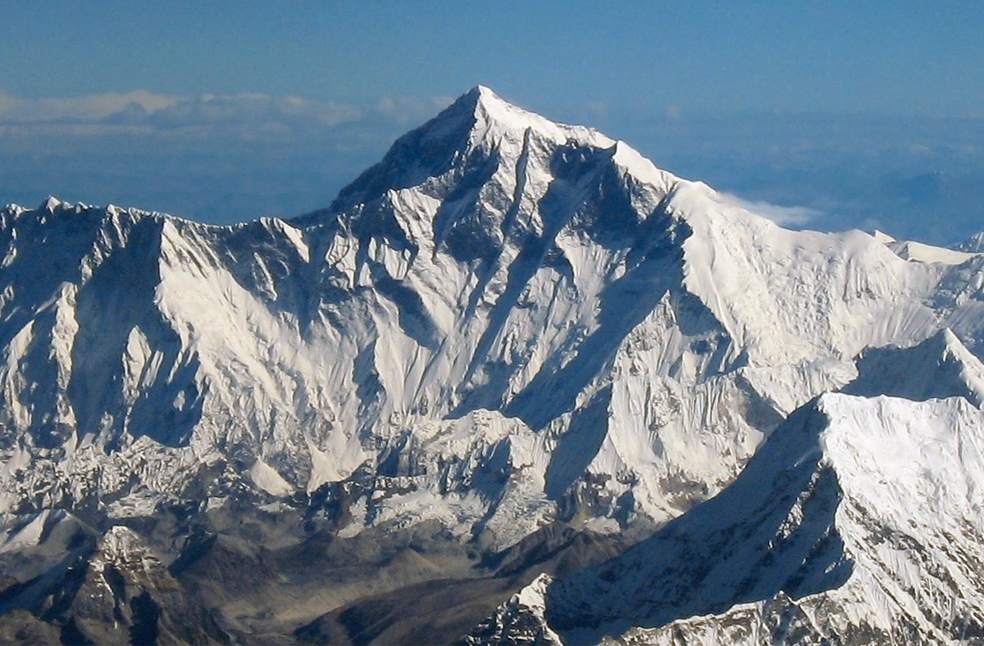 Snowstorm strikes Mount Everest-Image Via-Wikipedia