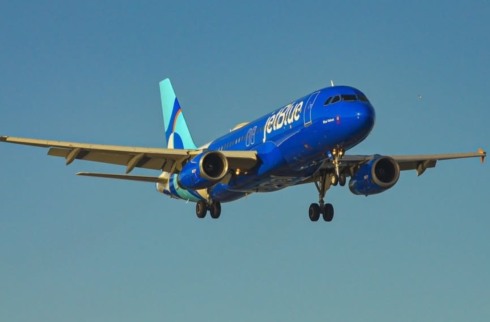 JetBlue flight avoids near-midair collision with US air force tanker