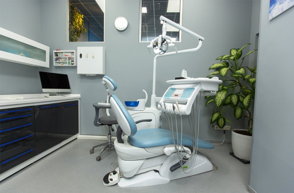 Wide picture of a dental clinic