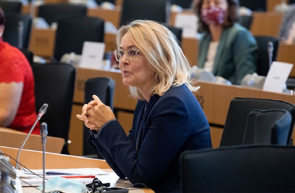 Social Media Ban-Image Via-X-Christel