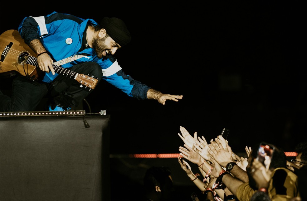 Arijit Singh calls off-Image from-FB