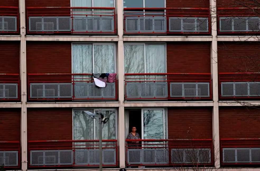 UK Asylum seekers phone search-Image Via-Human Rights Watch