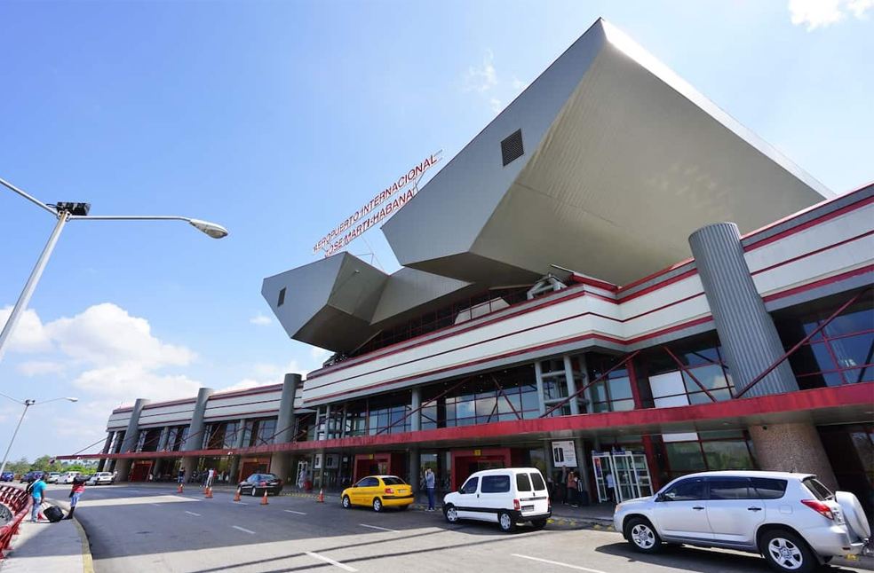 Canadian Airlines halt flights-Image Via-HAV Airport