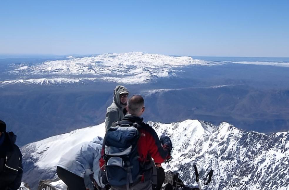 Everest climb delayed as massive ice block threatens route