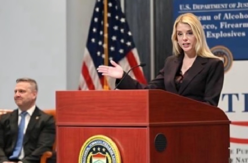 Pam Bondi us