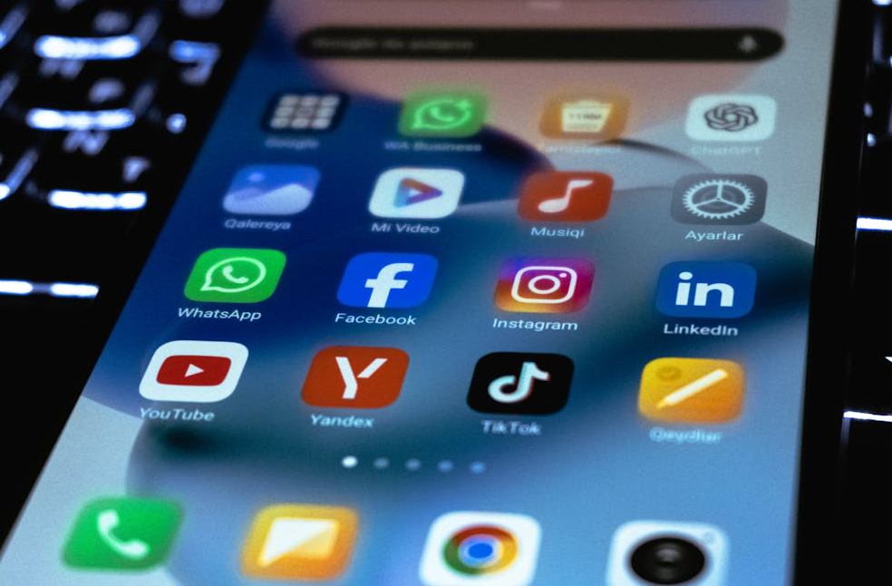 Smartphone Display with Popular App Icons