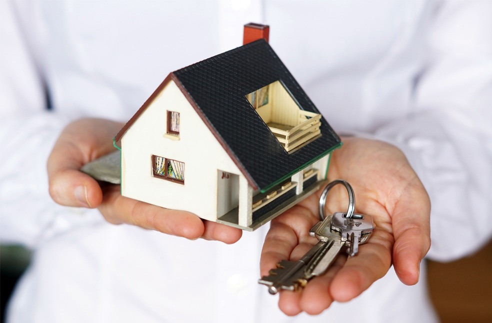 A house and key miniature