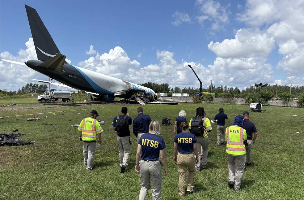 Amazon Cargo plane crash Miami-Image from-X-FR