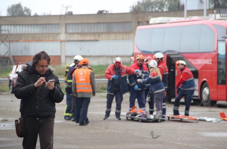 At least 16 killed in bus crash in Egypt’s South Sinai Emergency responders assist at a roadside accident