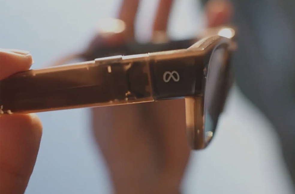Smart glasses europe privacy-Image Via-FB-RaybanMeta