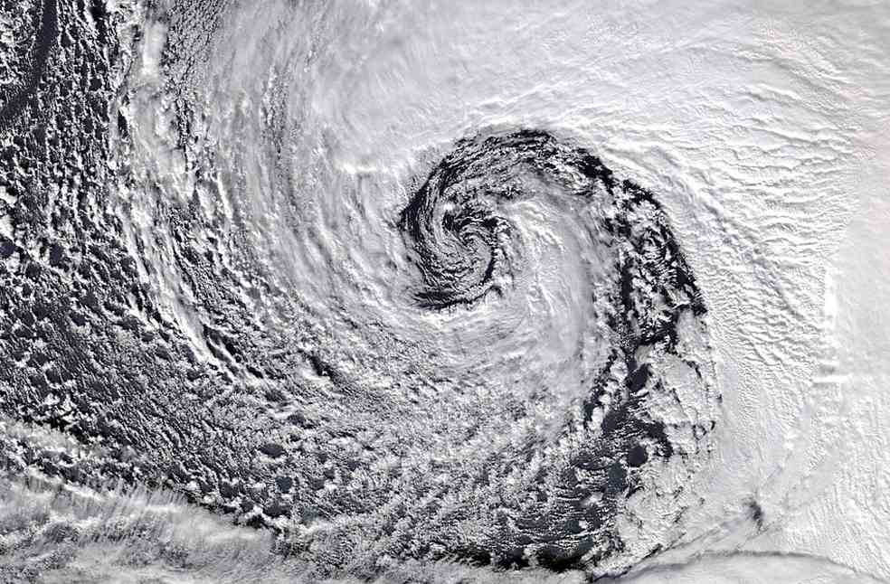 Storm Boelo UK amber-Image Via-Wiki